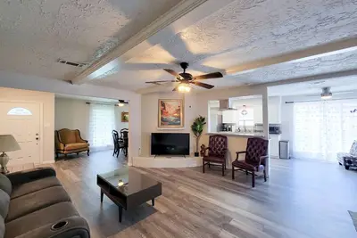 Image de Private Swimming Pool! 20 Mins to Downtown\/Mdc!