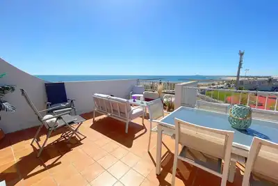 Image de T3 dernier étage avec grande terrasse, parking et Wifi à Sète