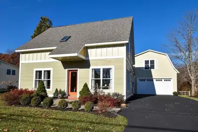 Image de Charming Kittery Cape with Bonus Room & Hot Tub