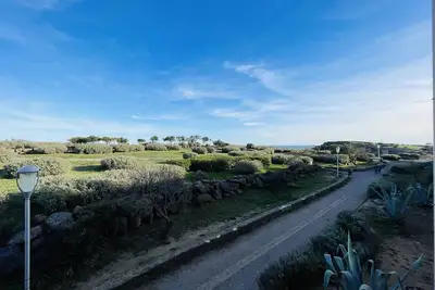 Image de Superbe studio refait à neuf, parking privatif près des falaises