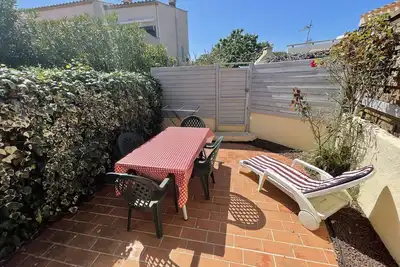Image de Appartement Refait à Neuf Proche Plage Richelieu, Terrasse, Piscine, Parking et Clim pour 5 Pers.