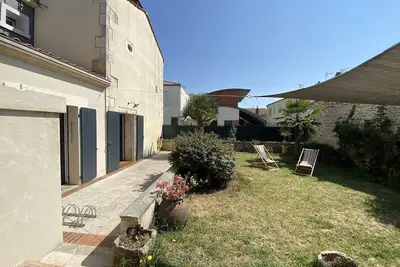 Image de Vaste Maison au Coeur de Fouras, Proche Plages et Commerces, Idéale pour Familles