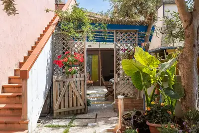 Lovely studio apartment 200mt from the sea