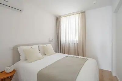Image de Lapa 84-A luxury seafront beach house