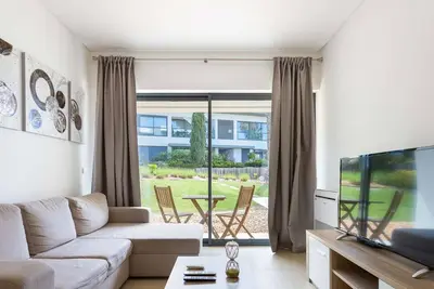 Image de #144 Cavalo Preto C104 by Home Holidays