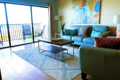Image de Surfside 203 - 2 Bedroom 2 Bath Oceanfront Condo