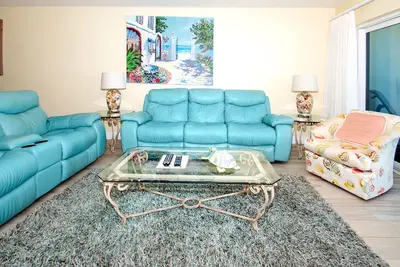 Image de Surfside 302 - Premium 2 Bedroom 2 Bath Oceanfront Condo