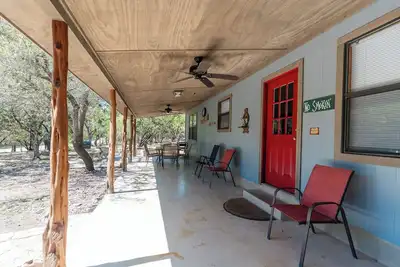 Image de Located 1/4 Mile to River Access