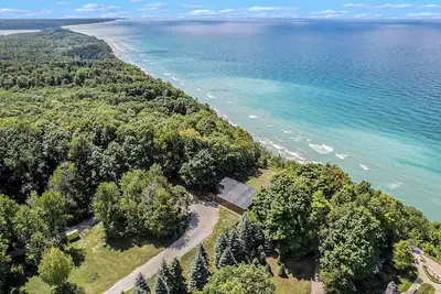 Image de New, Modern Home at Lookout Point