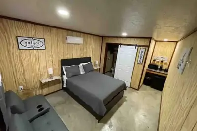 Image de Rustic- Queen Cabin