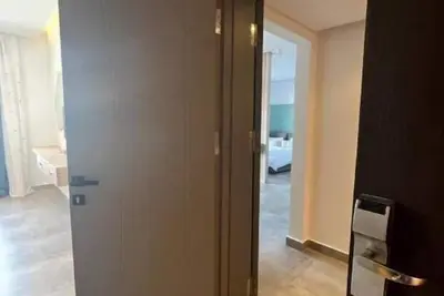 Image de Wake up to this stunning view- Studio + Double Bdr.