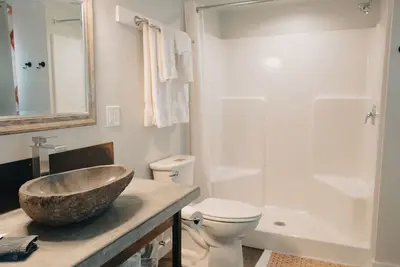 Image de Luxury Glamping Yurt Resort Between National Parks with desert mountain views, close to hiking trails, slot canyons, off-roading and more!