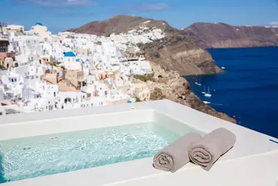Image de Elegant Oia Residence | Stunning Caldera & SeaViews | Platis Residence Villa - Outdoor Hot Tub & Sauna | Santorini