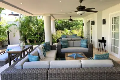 Image de 2 bedroom, private pool, across from Mullins Beach, gated property