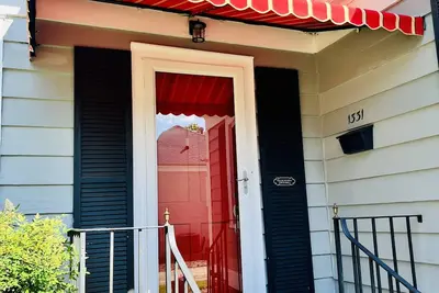Image de Historic Parkside Cottage in Savannah