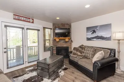 Image de Adventure Awaits at Mountain Hollow Retreat in Eden!