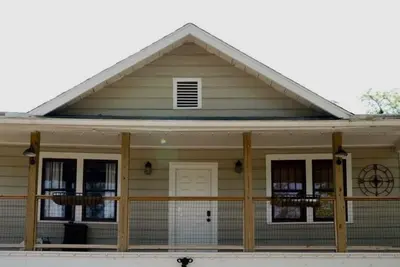 Image de Cottage 1/4 mile to Biltmore Estate Entrance\n2 Bd-1ba--Great Location