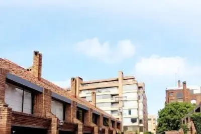 Image de House Unicentro. 3 floors. 125m, Remodeled, fireplace