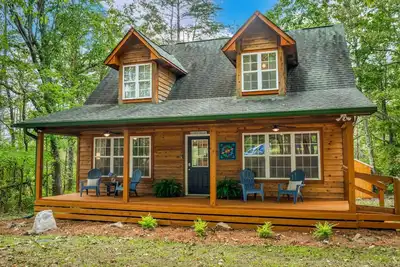 Image de `Stayawhile` Cabin | Private, Hot Tub, Game Room