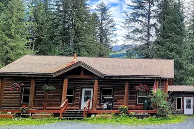 Image de Cozy 3 bedroom/2 bathroom Family Friendly Log Home