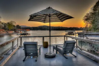 Image de Lake Cove Oasis - Waterfront on Lake Blue Ridge | Private Yard and Dock | Pet Friendly