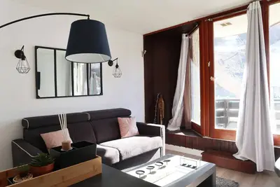 Image de Studio équipé pour 4 personnes vue pistes