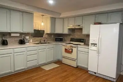Image de Paradise Park Gated Community!