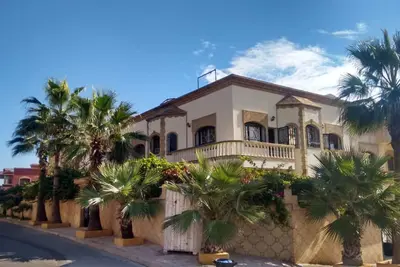 Image de 5 chambres Villa Yasmine, parfait pour des vacances en famille, près du plages