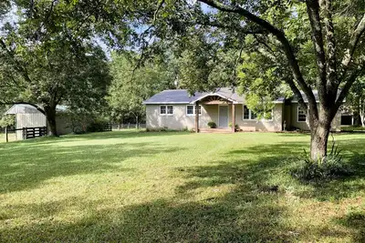 Image de Sc Farmstead Cottage with modern amenities and farm views