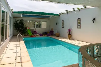 Image de Villa \"Clos des Fontaines\" avec vue sur les montagnes, piscine partagée et Wi-Fi