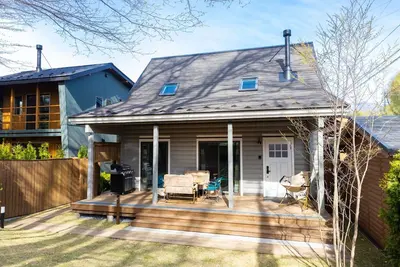 Image de Flori A log house designed in the image of a teddy / Kitasaku-gun Nagano