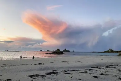 Image de Maison familiale à 300m de la mer, avec piscine