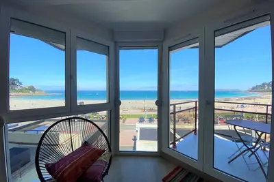 Appartement avec Wifi et Vue Mer, Plage de Trestraou à Perros-Guirec