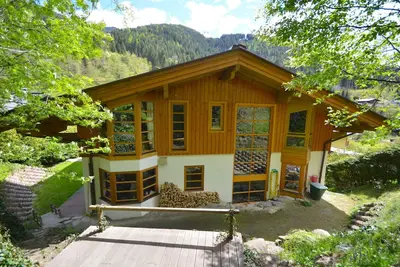 Image de Spacious house with sauna and large terrace in a quiet location, ski bus in 150m