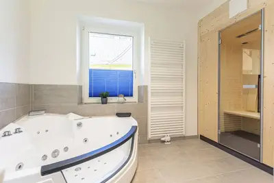Image de Superior Apartment with Ir-Sauna & Whirlpool bath I