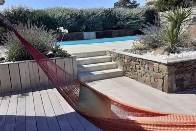 Image de Maison avec piscine privée et accès direct à la plage