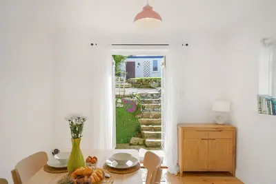 Image de This quaint, charming cottage is perfect for holiday makers looking for an authentic, Cornish getawa