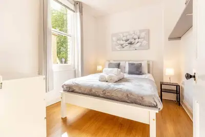 Image de Bright and Spacious 2 Bedroom - Malvern Apartment