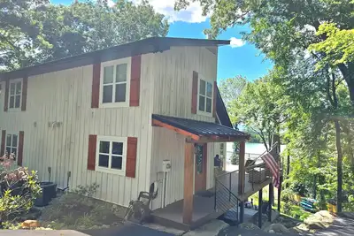Image de 20% Off Book 6/30 Luxury, Lakefront, Dock, Firepit, Hot Tub- Lone Oak Lakehouse