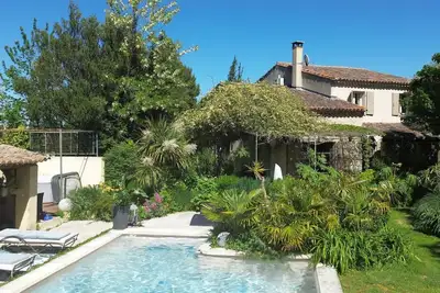 Image de Saint Lary en Provence - maison de vacances spacieuse avec belle piscine privée