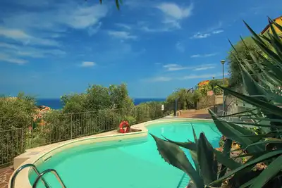 Image de House with sea view, private patio, A/C, parking space and wi-fi