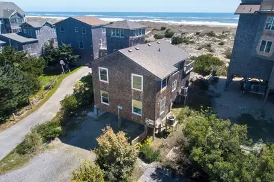 Image de Oceanfront Home with Private Beach Access, Wet Bar, Grill, and Smart Tv