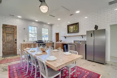 Image de Modern Luxury Home in Restored Church!