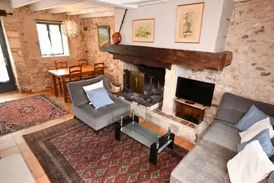 Image de Gîte deluxe de trois chambres, piscine partagée, super terrasse