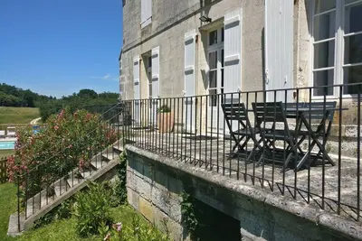 Image de Appartement superbe de manoir avec jardin, piscine