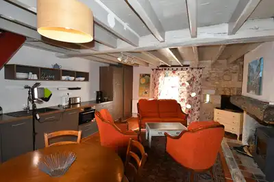 Image de Champêtre, escaliers antiques, piscine communale, terrasse privée