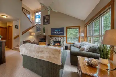 Image de Incredible Ski-In/Ski-Out Townhome in quiet resort area