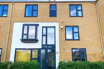 Image de Large, spacious and cosy 5 bedroom house sleeps up to 9 guests.