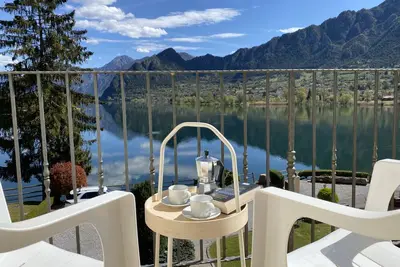 Image de Right on the lake, view of the lake and mountains, 200m to store