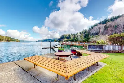 Image de Waterside home with 4 bedrooms - outstanding access to Hood Canal & attractions